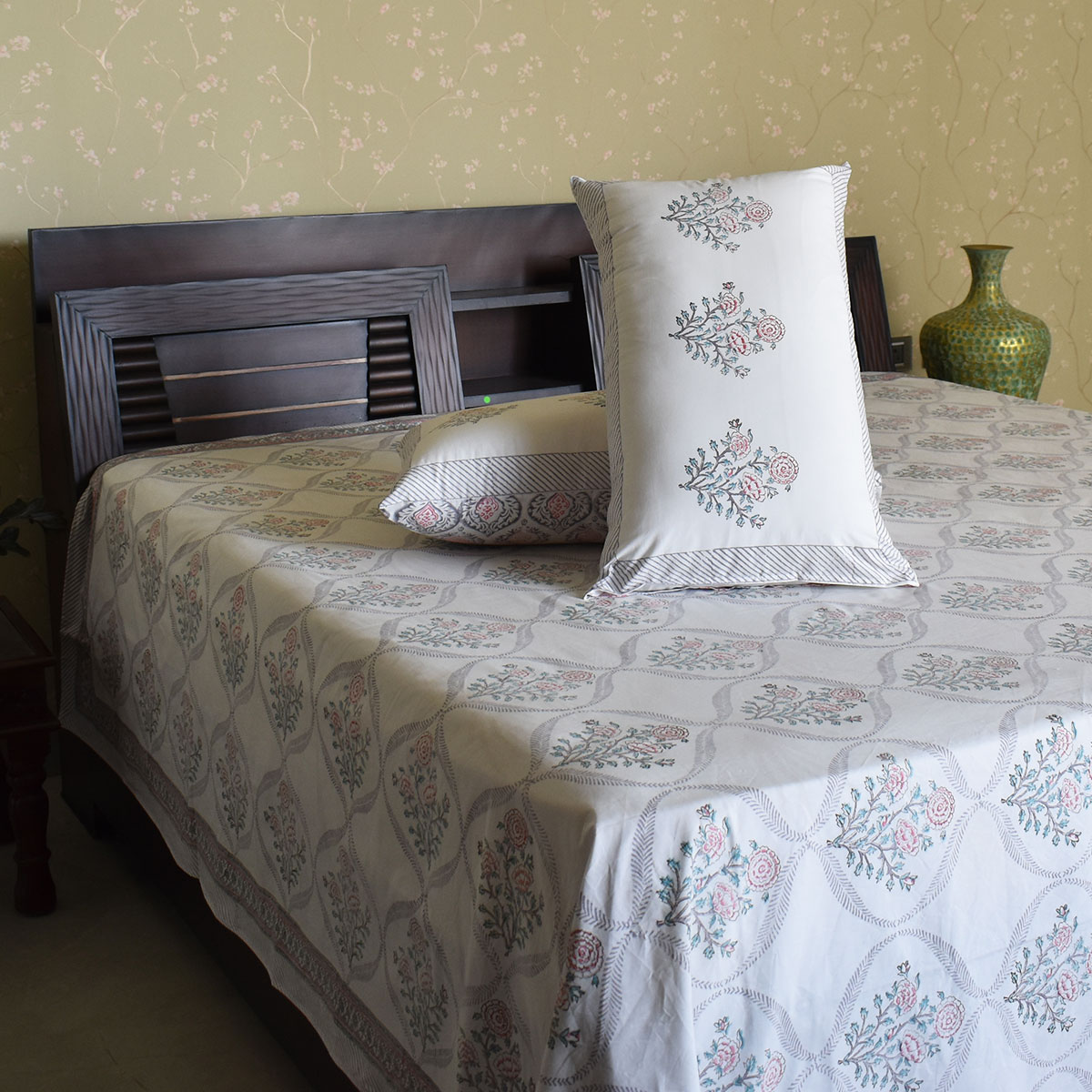 King Size Block Printed Percale Fine Cotton Bedspread with 2 Pillow Cases 200796