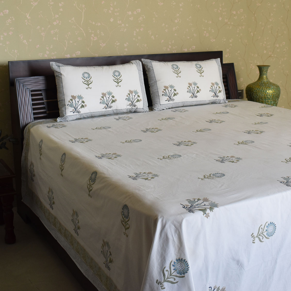 King Size Block Printed Percale Fine Cotton Bedspread with 2 Pillow Cases 200802