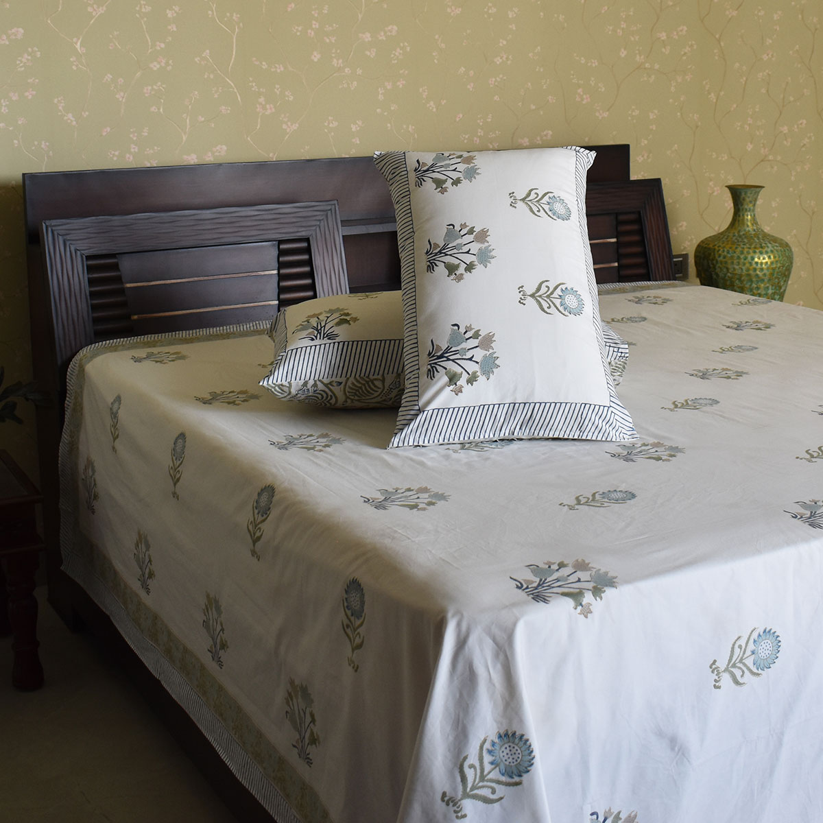 King Size Block Printed Percale Fine Cotton Bedspread with 2 Pillow Cases 200802