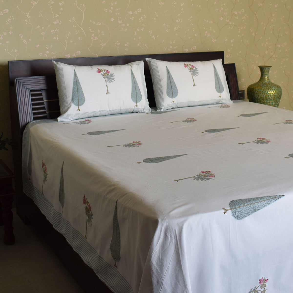 King Size Block Printed Percale Fine Cotton Bedspread with 2 Pillow Cases 200805