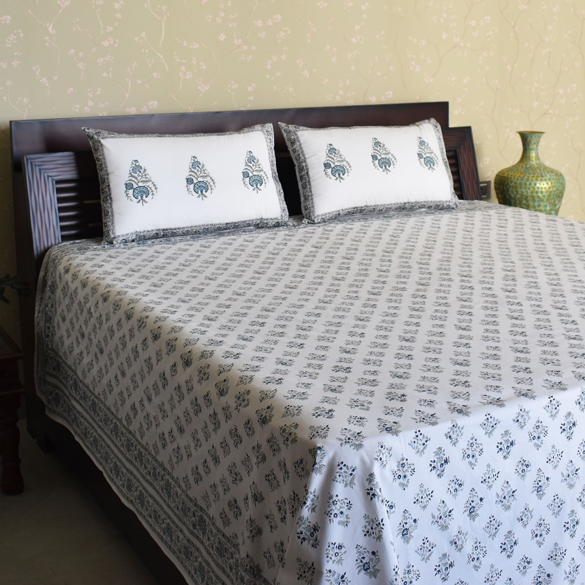King Size Block Printed Percale Fine Cotton Bedspread with 2 Pillow Cases 200818