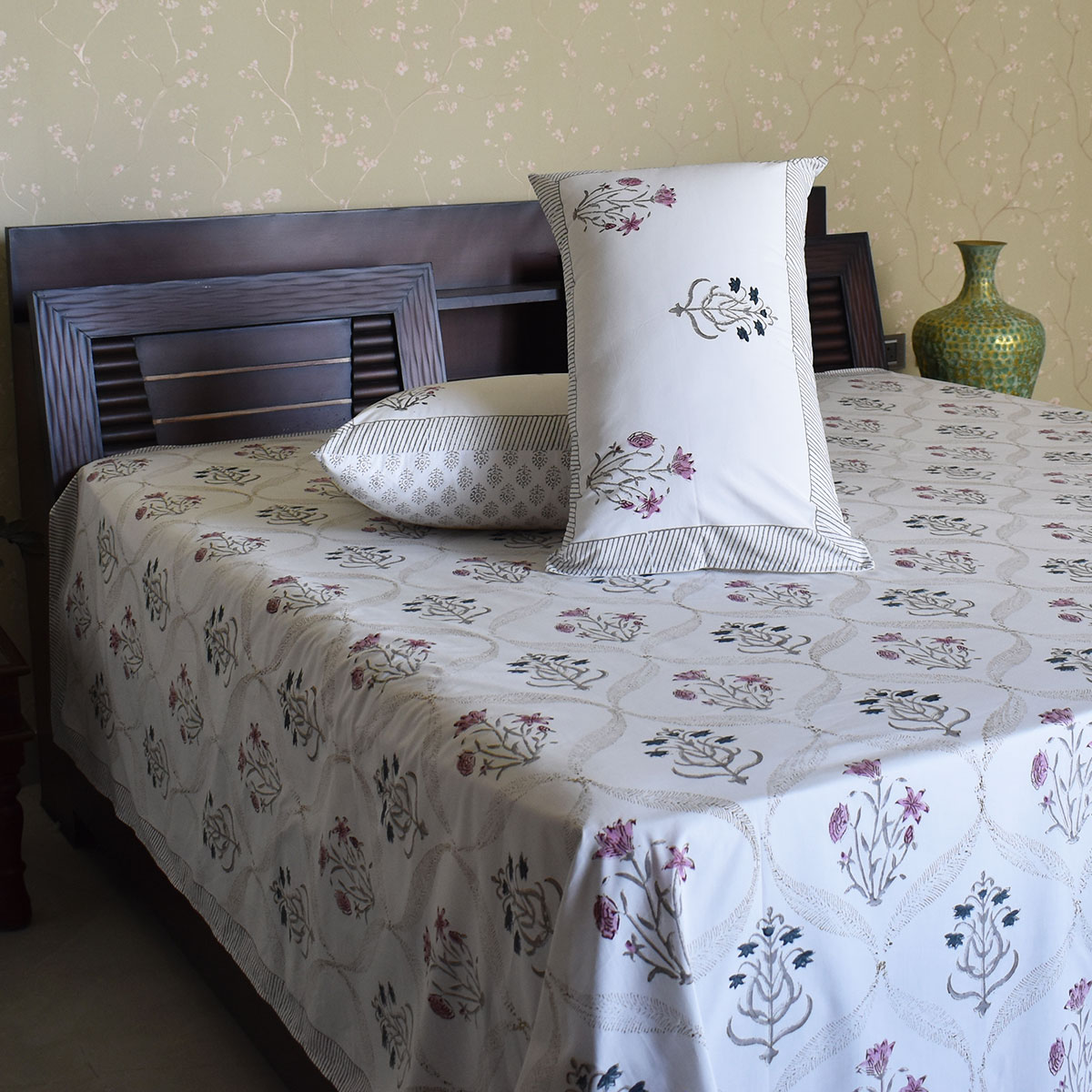 King Size Block Printed Percale Fine Cotton Bedspread with 2 Pillow Cases 200838