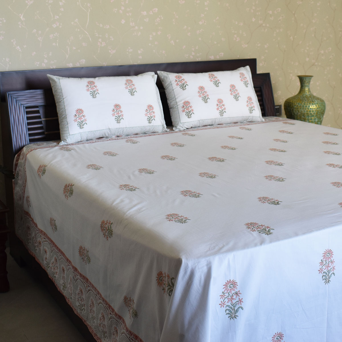 King Size Block Printed Percale Fine Cotton Bedspread with 2 Pillow Cases 200933