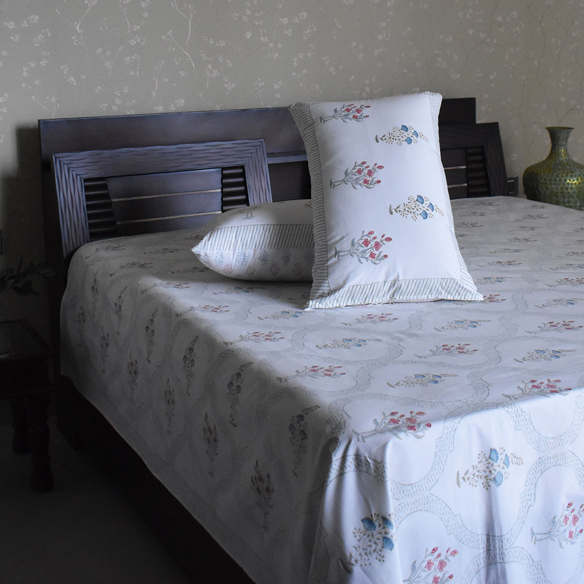 Queen Size Percale Fine Cotton Bedspread with 2 Pillow Cases 200012