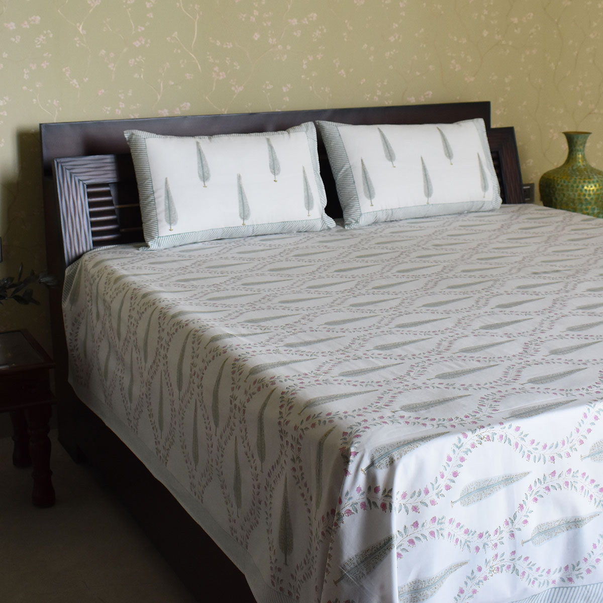 Queen Size Percale Fine Cotton Bedspread with 2 Pillow Cases 200017