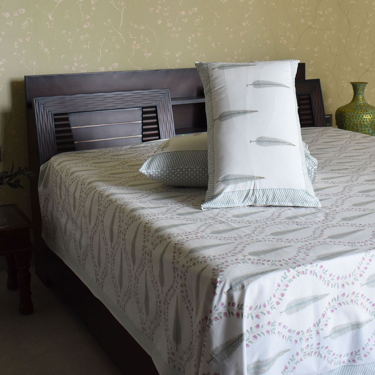 Queen Size Percale Fine Cotton Bedspread with 2 Pillow Cases 200017