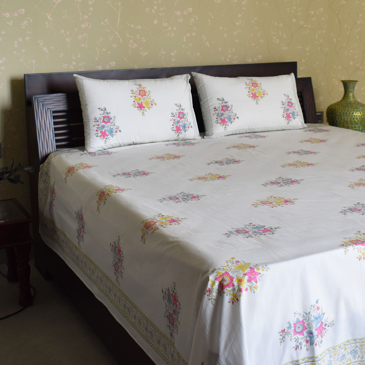 Queen Size Percale Fine Cotton Bedspread with 2 Pillow Cases  200021