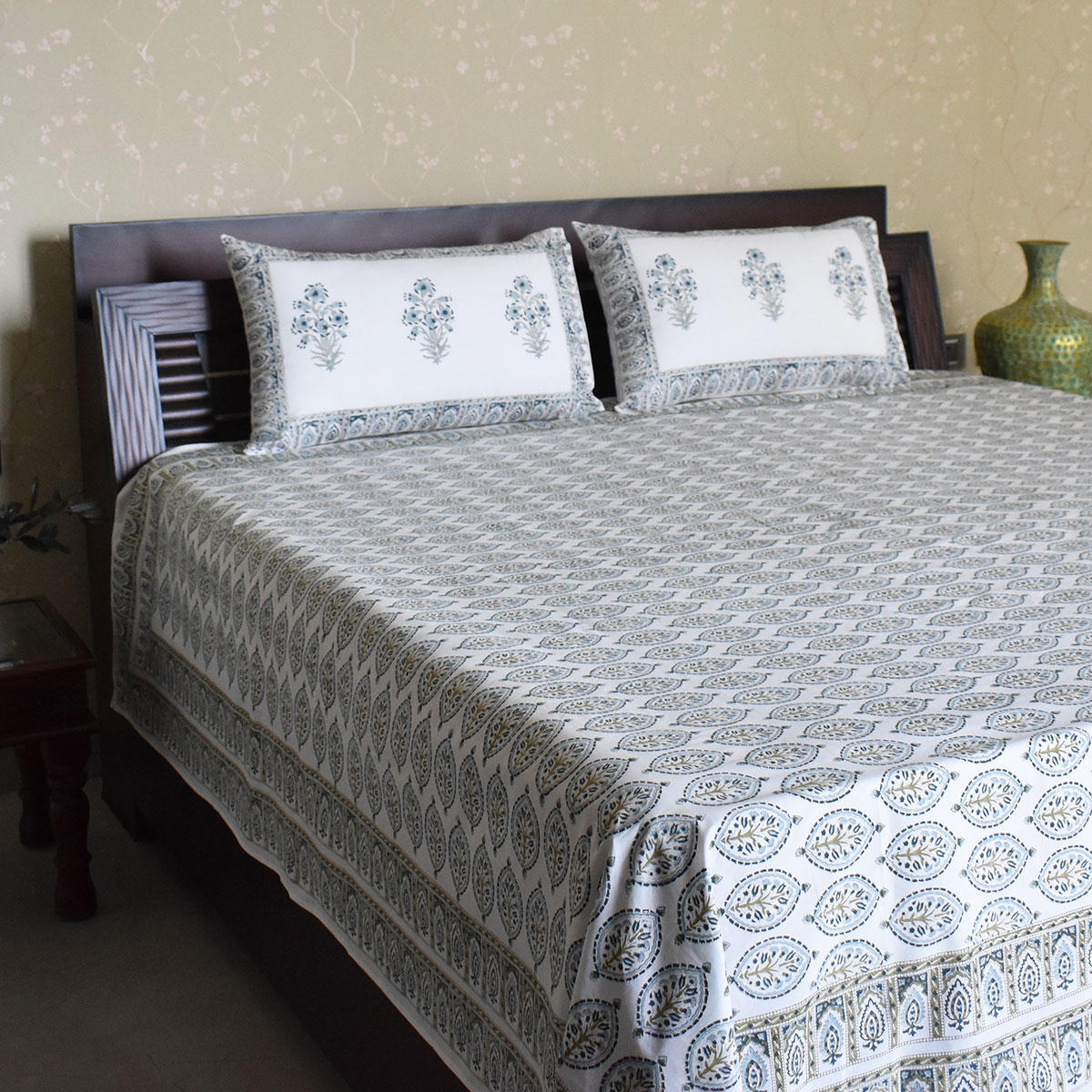 Queen Size Percale Fine Cotton Bedspread with 2 Pillow Cases 200026