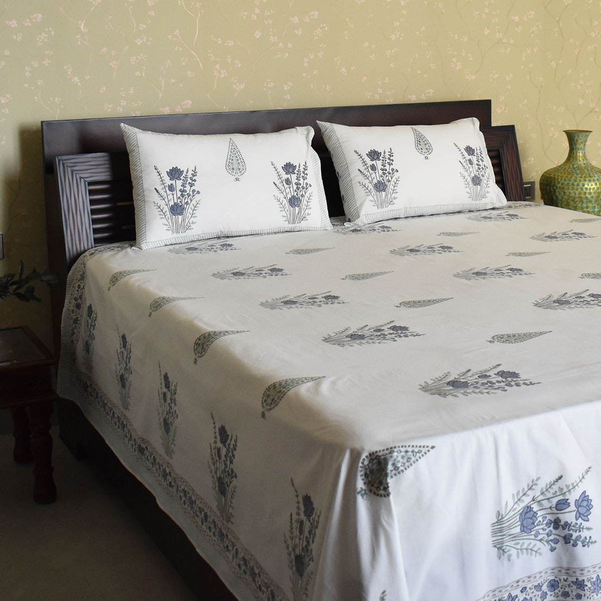Queen Size Percale Fine Cotton Bedspread with 2 Pillow Cases 200031