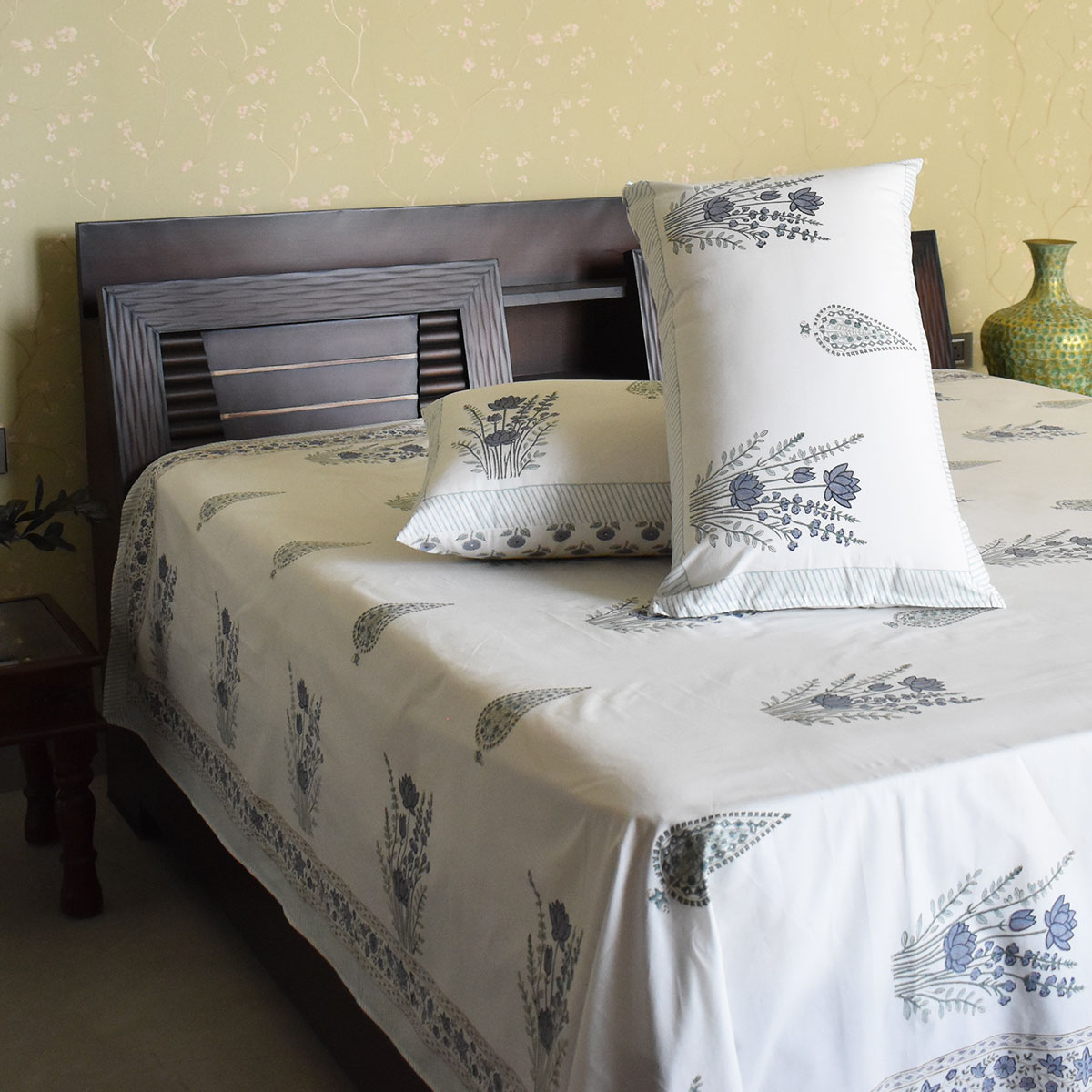 Queen Size Percale Fine Cotton Bedspread with 2 Pillow Cases 200031