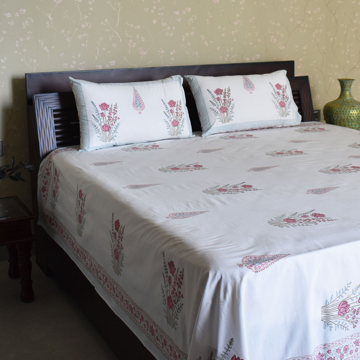 Queen Size Percale Fine Cotton Bedspread with 2 Pillow Cases 200035