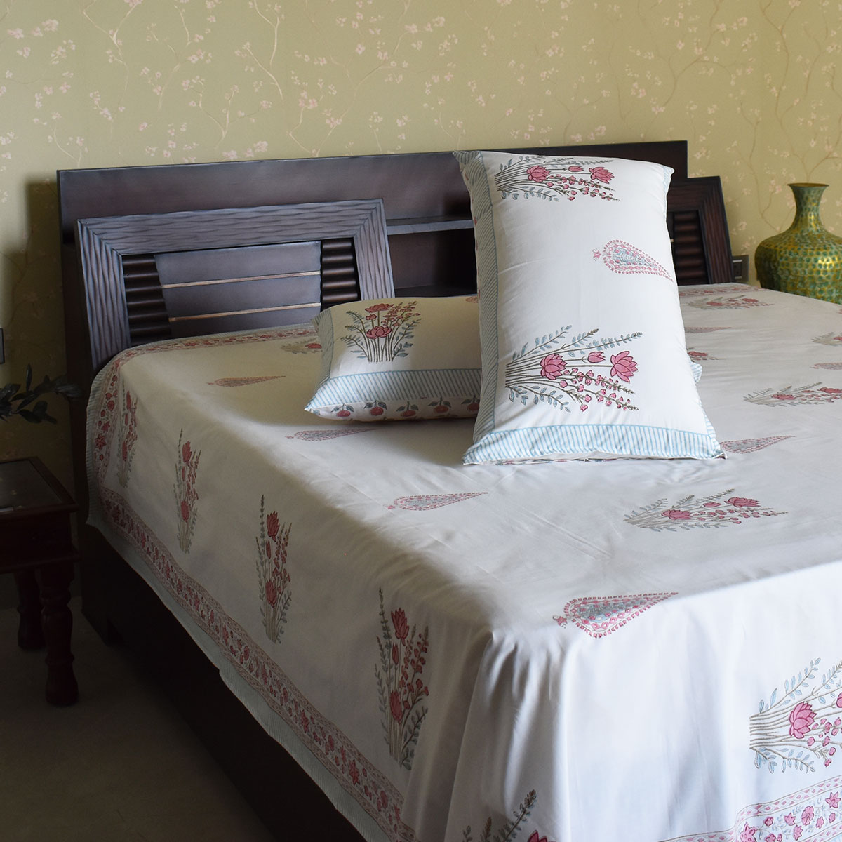 Queen Size Percale Fine Cotton Bedspread with 2 Pillow Cases 200035