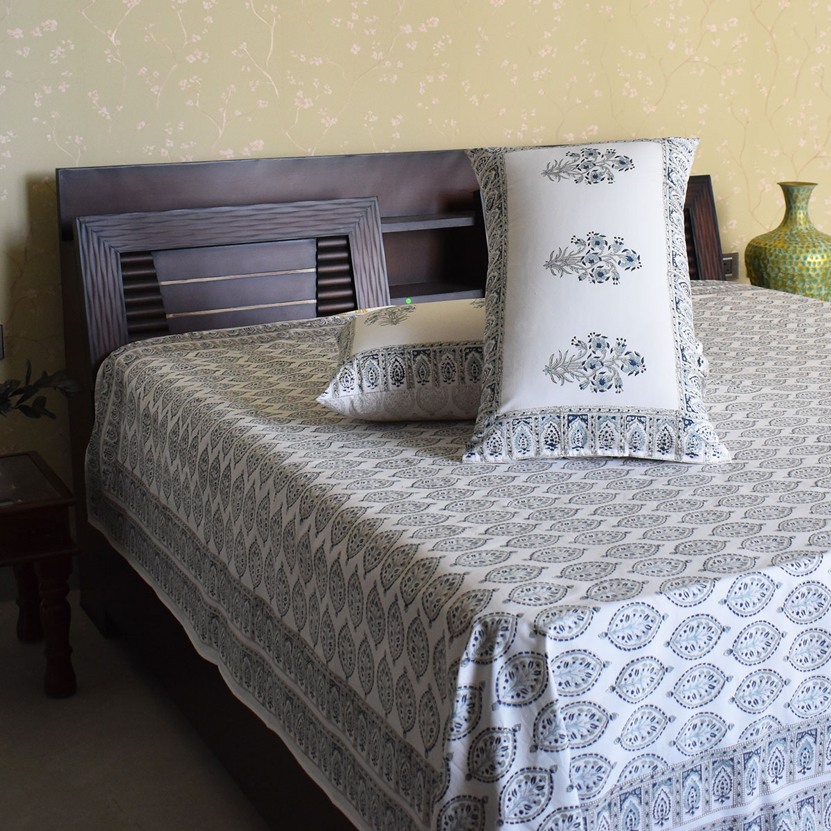 Queen Size Percale Fine Cotton Bedspread with 2 Pillow Cases 200039