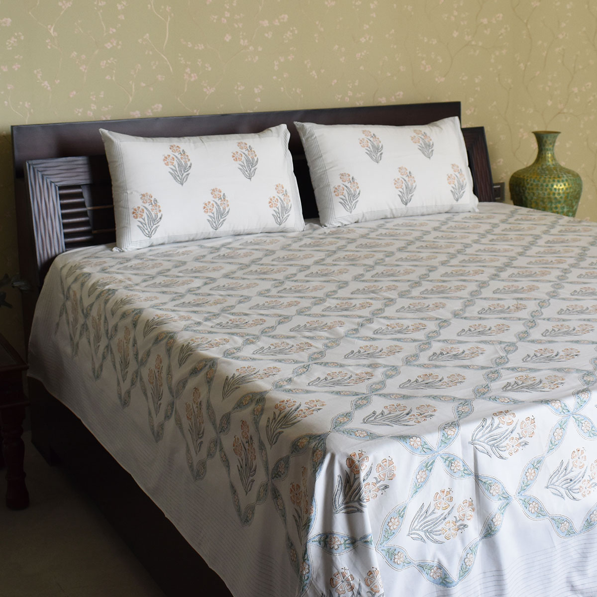 Queen Size Percale Fine Cotton Bedspread with 2 Pillow Cases 200058