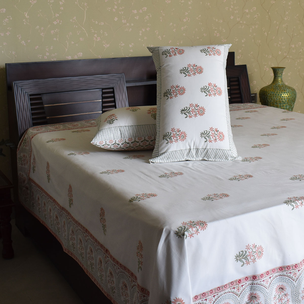 Queen Size Percale Fine Cotton Bedspread with 2 Pillow Cases 200063