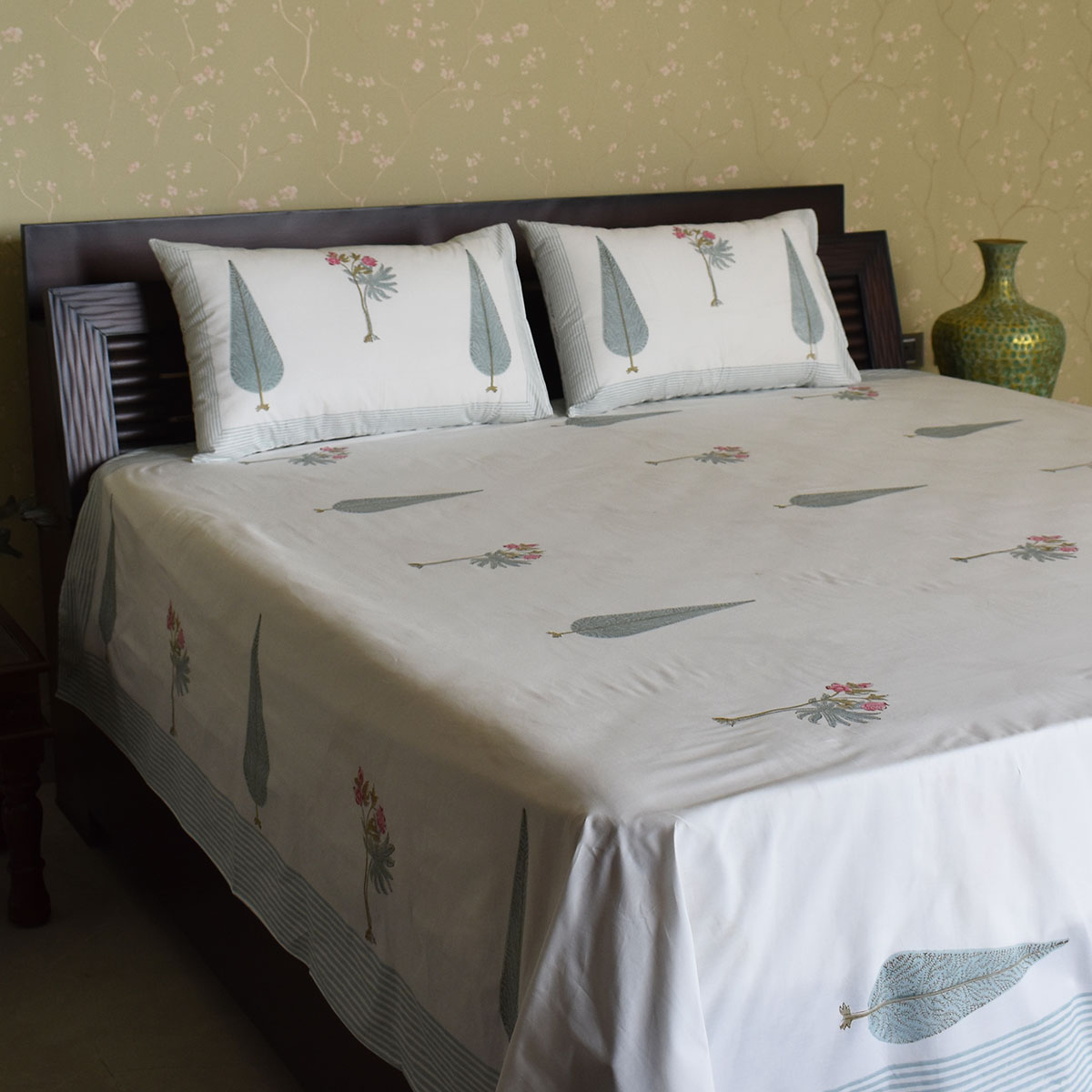 Queen Size Percale Fine Cotton Bedspread with 2 Pillow Cases 200067
