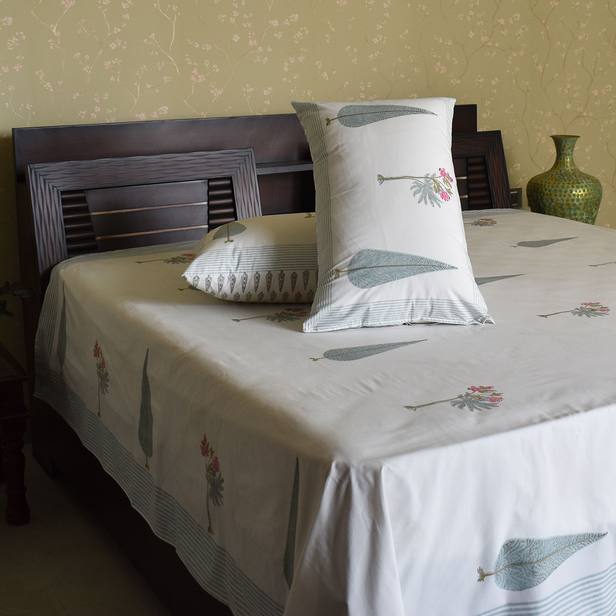 Queen Size Percale Fine Cotton Bedspread with 2 Pillow Cases 200067