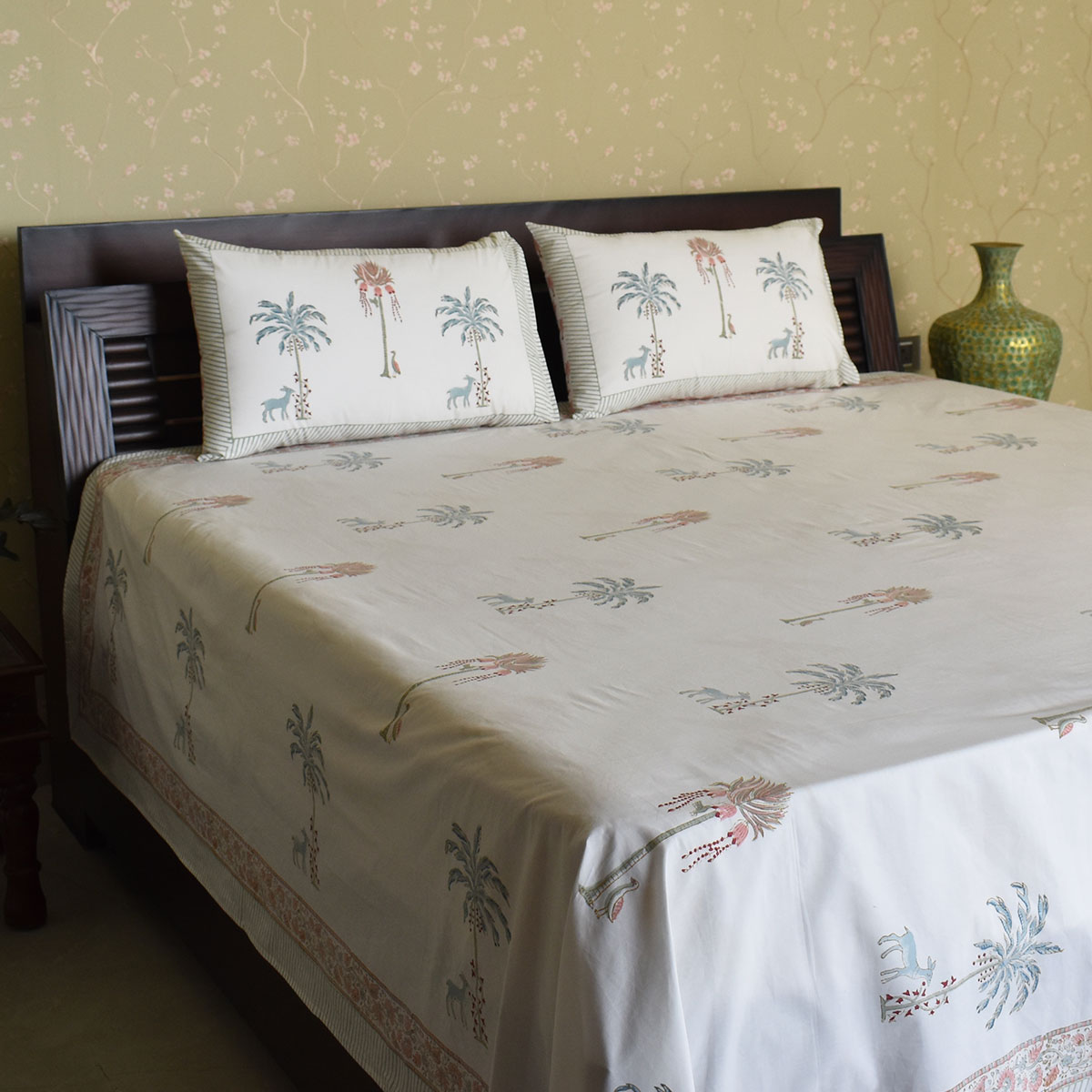 Queen Size Percale Fine Cotton Bedspread with 2 Pillow Cases 200072