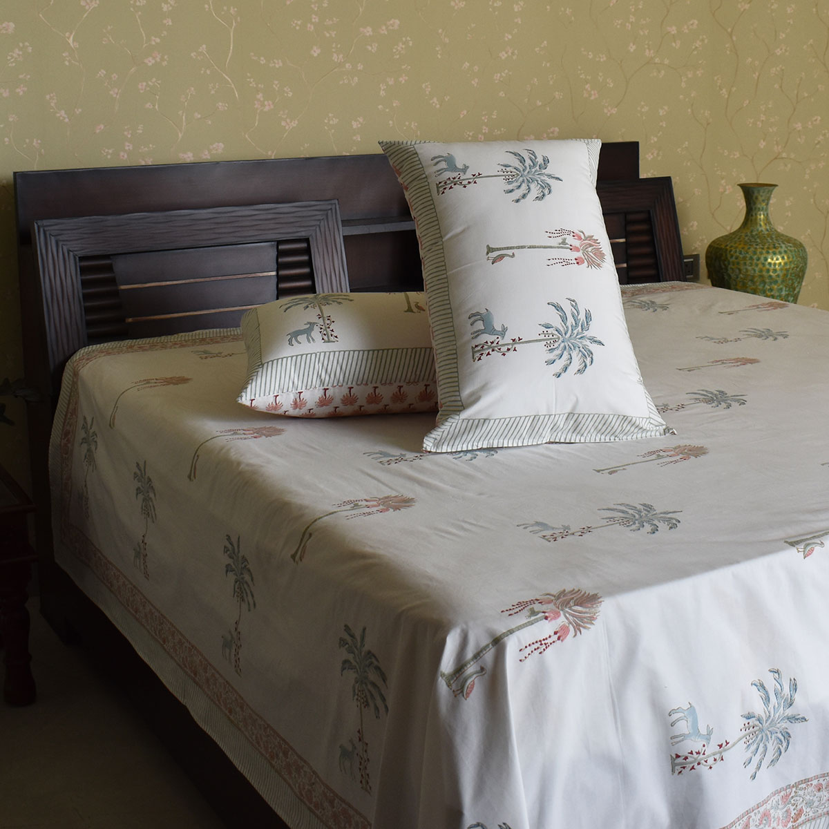 Queen Size Percale Fine Cotton Bedspread with 2 Pillow Cases 200072