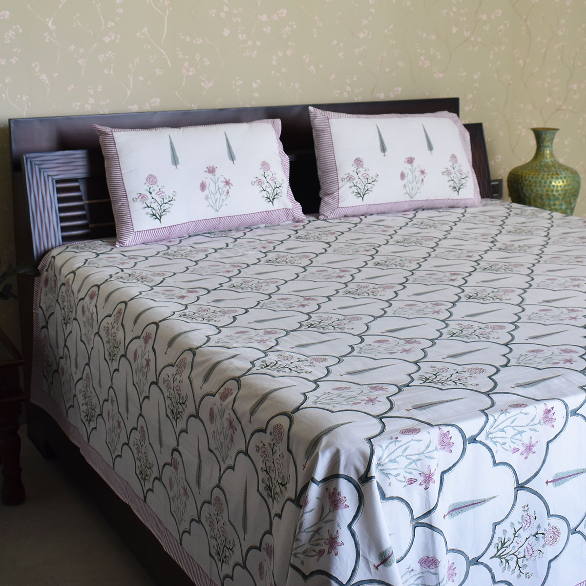 Queen Size Percale Fine Cotton Bedspread with 2 Pillow Cases 200081