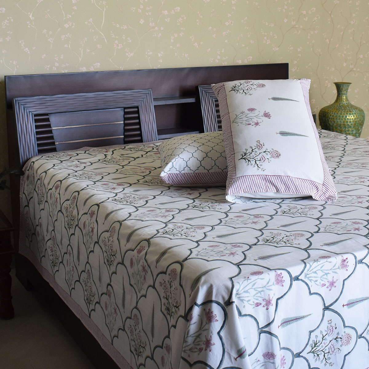 Queen Size Percale Fine Cotton Bedspread with 2 Pillow Cases  200081