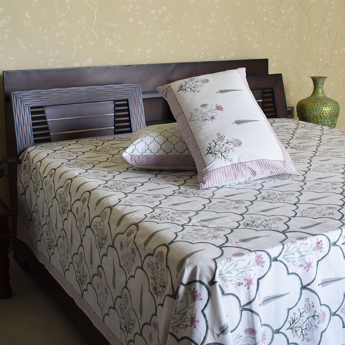 Queen Size Percale Fine Cotton Bedspread with 2 Pillow Cases 200081