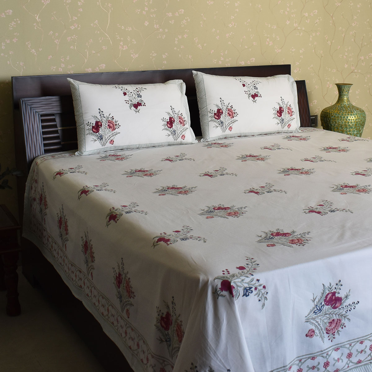 Queen Size Percale Fine Cotton Bedspread with 2 Pillow Cases 200084