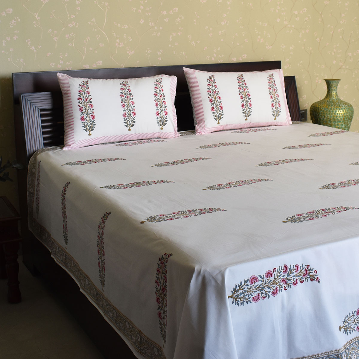 Queen Size Percale Fine Cotton Bedspread with 2 Pillow Cases 200085