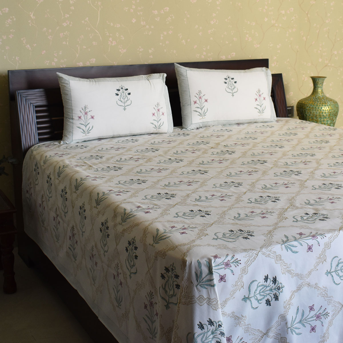 Queen Size Percale Fine Cotton Bedspread with 2 Pillow Cases 200086