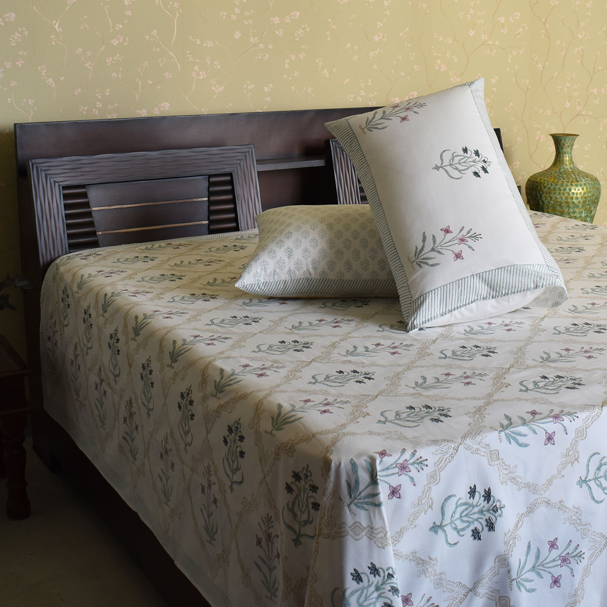 Queen Size Percale Fine Cotton Bedspread with 2 Pillow Cases 200086