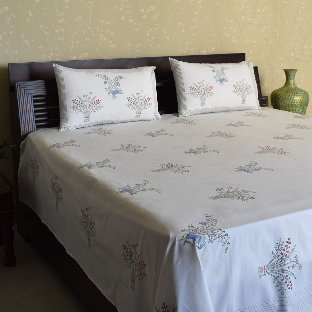 Queen Size Percale Fine Cotton Bedspread with 2 Pillow Cases 200087