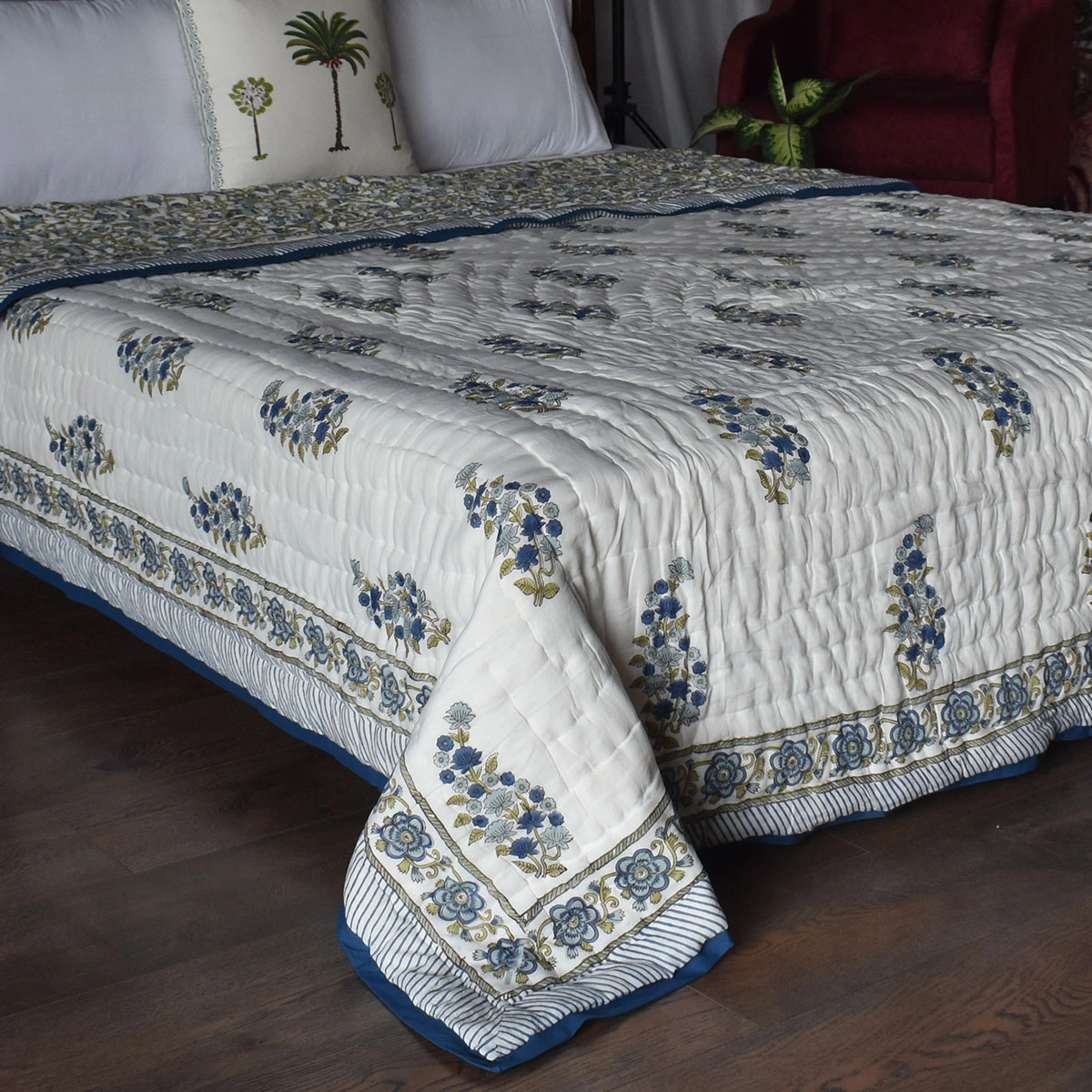 Hand Block Printed Cotton Queen Size Quilt Carnation Blue 260121