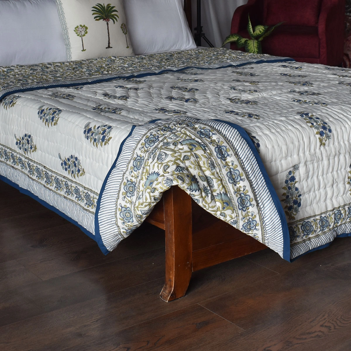 Hand Block Printed Cotton Queen Size Quilt Carnation Blue 260121