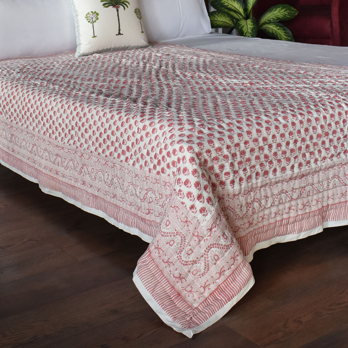 Hand Block Printed Cotton Twin Size Quilt Choti Booti Pink 202411
