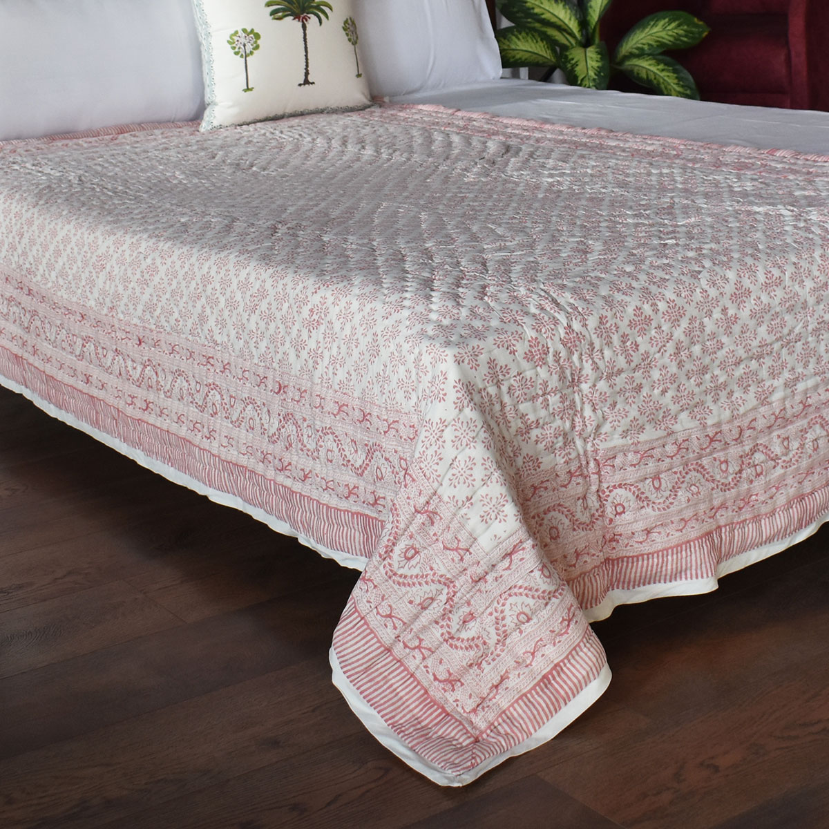 Hand Block Printed Cotton Twin Size Quilt Choti Booti Pink 202411