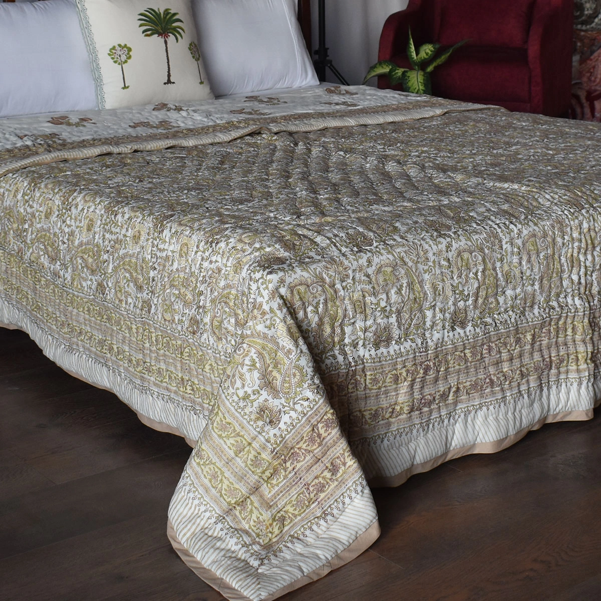 Hand Block Printed Cotton Queen Size Quilt Desert Paisley 260114