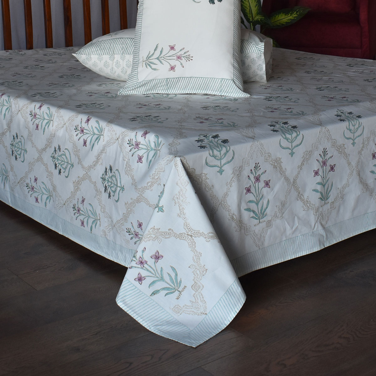 Queen Size Percale Fine Cotton Bedspread with 2 Pillow Cases 200086
