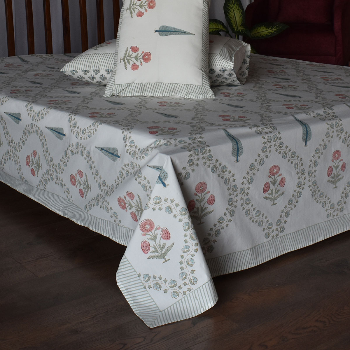 Queen Size Percale Fine Cotton Bedspread with 2 Pillow Cases 200083