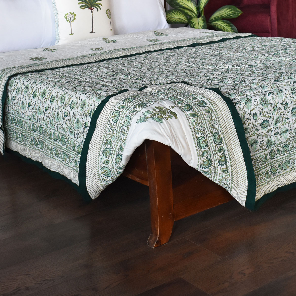 Hand Block Printed Cotton Queen Size Quilt Hari Bagia Jaal 605170