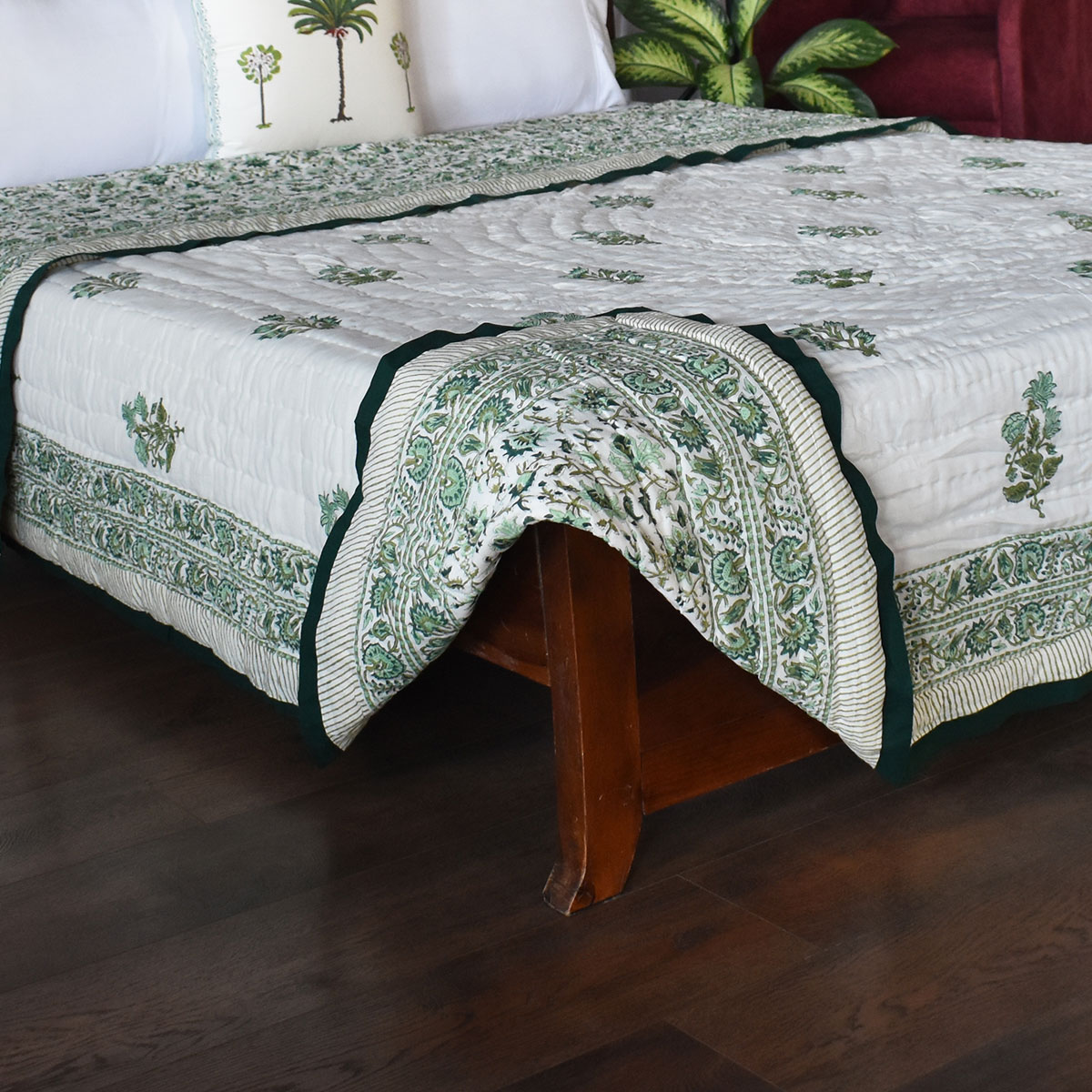 Hand Block Printed Cotton Queen Size Quilt Hari Bagia Jaal 605170