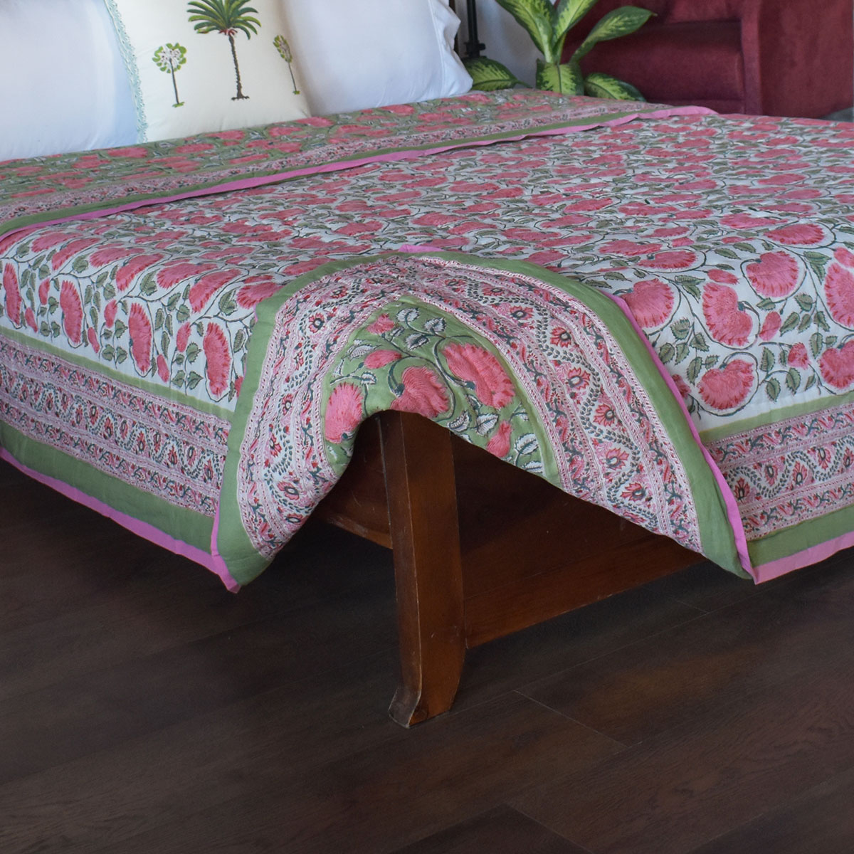 Hand Block Printed Cotton King Size Quilt Kamal Gulabi 102210