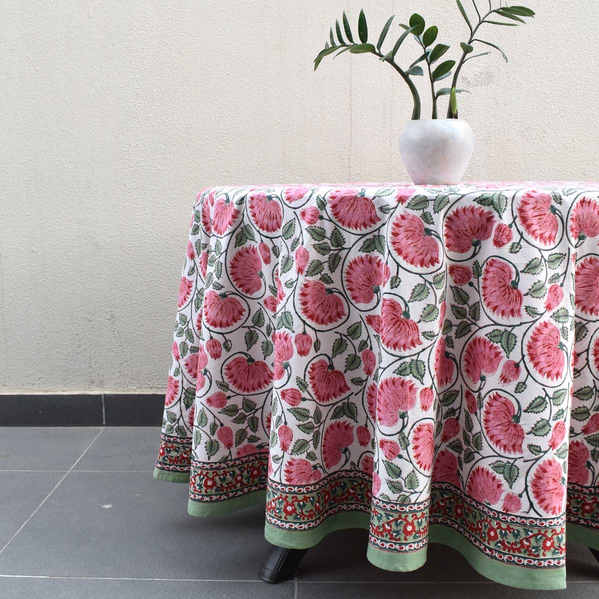 Hand Block Printed Cotton Round Tablecloth 220 cm Kamal Gulabi Open 103739
