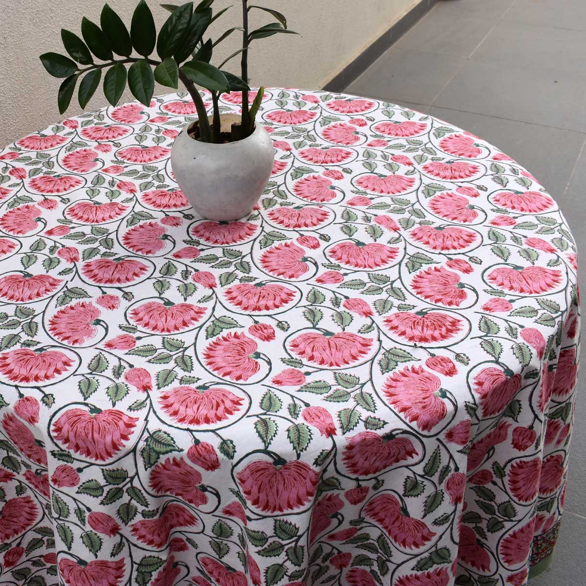 Hand Block Printed Cotton Round Tablecloth 220 cm Kamal Gulabi Open 103739