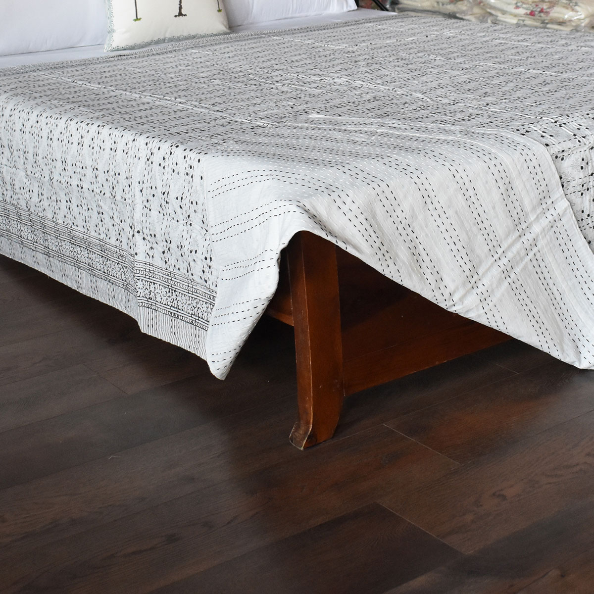 Hand Block Printed Cotton Sanganer Kantha Queen Size Booti Datta Grey 104335