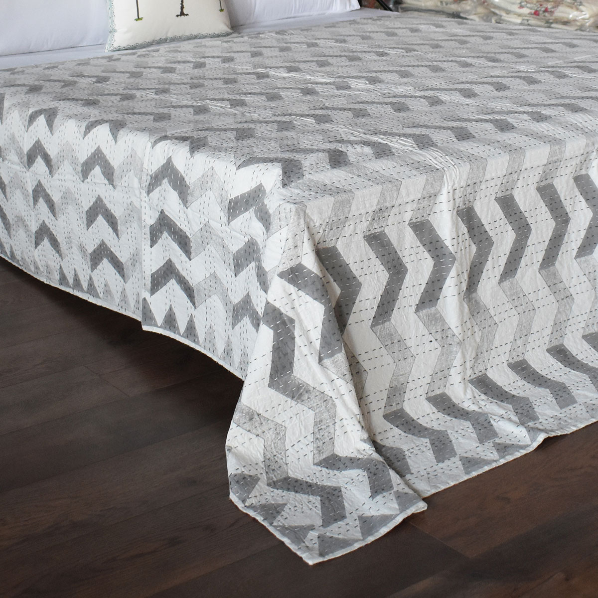 Hand Block Printed Cotton Sanganer Kantha Queen Size  Chevron Smoky Grey 171858