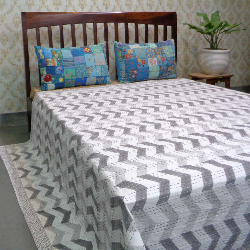 Hand Block Printed Cotton Sanganer Kantha Queen Size Chevron Smoky Grey 171858