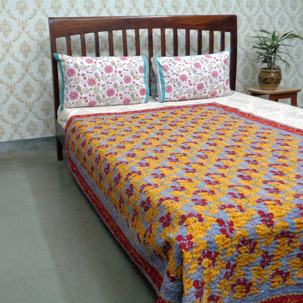 Raspberry Moonlight 104634 Kantha Twin Quilt in Cotton