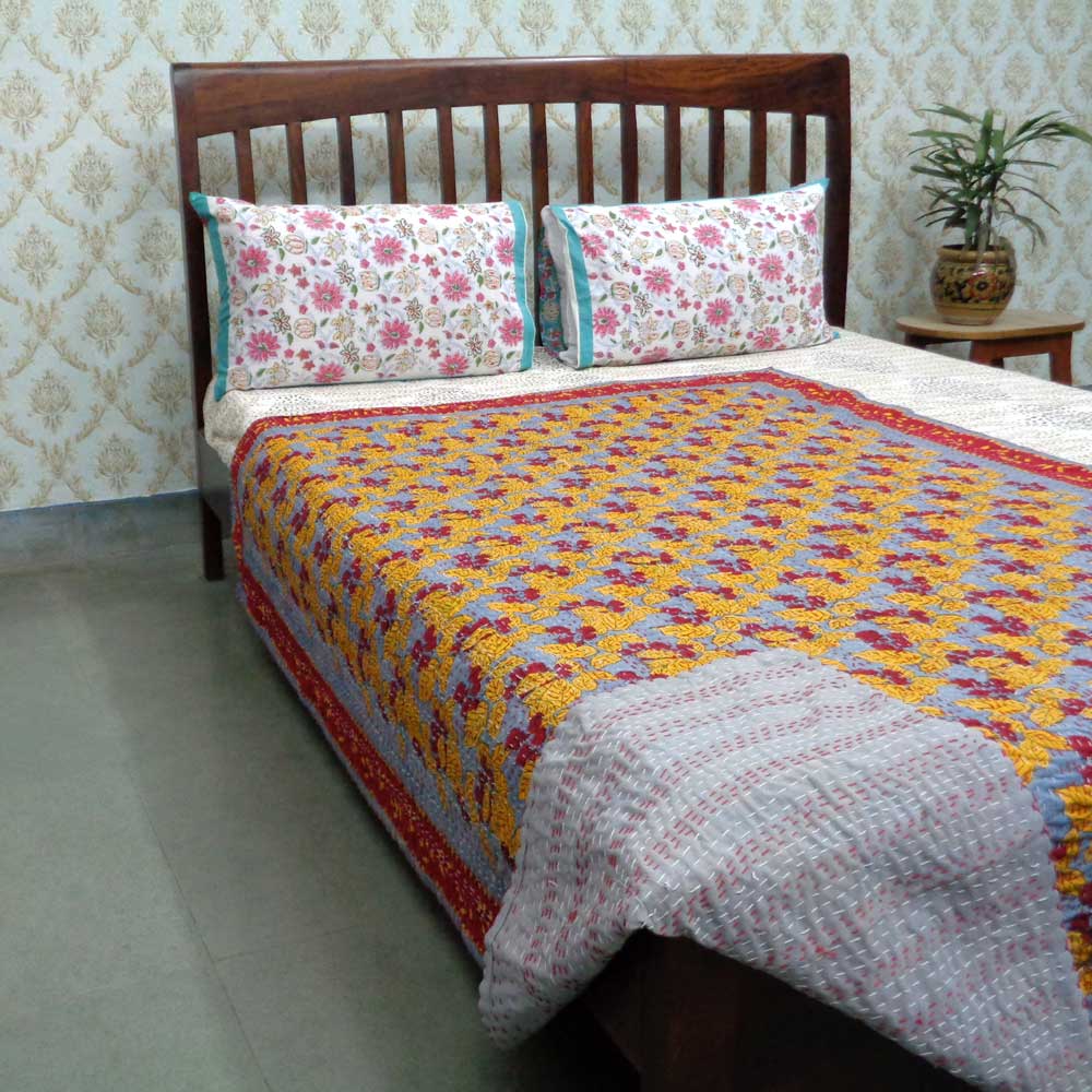 Raspberry Moonlight 104634 Kantha Twin Quilt in Cotton
