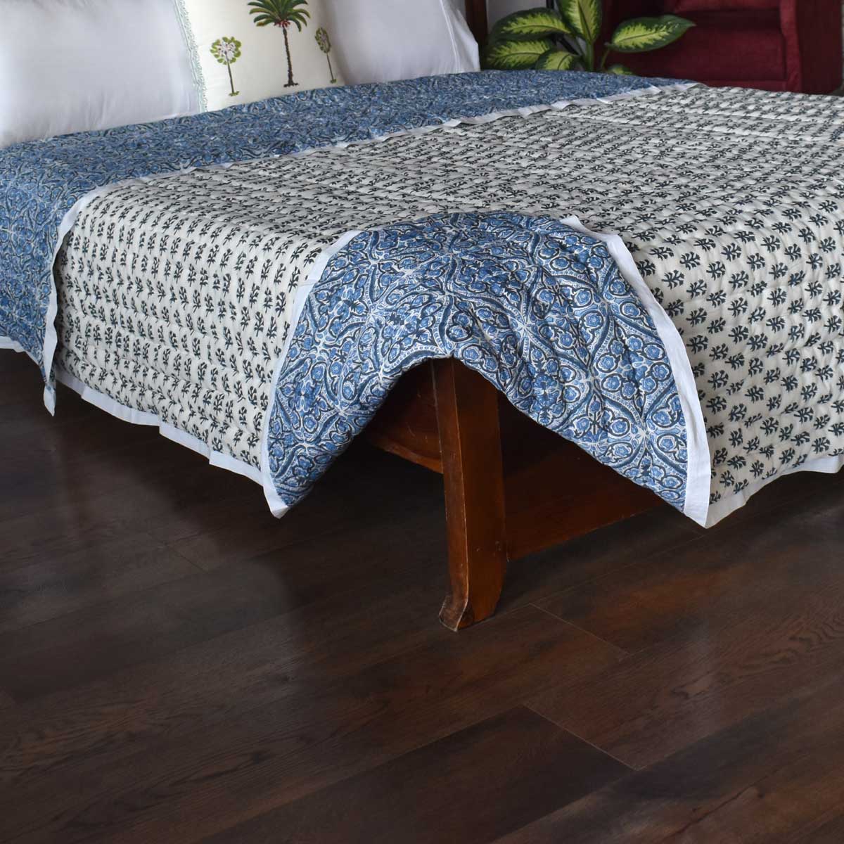 Hand Block Printed Cotton Queen Size Quilt Nili Phool Chokri 106104