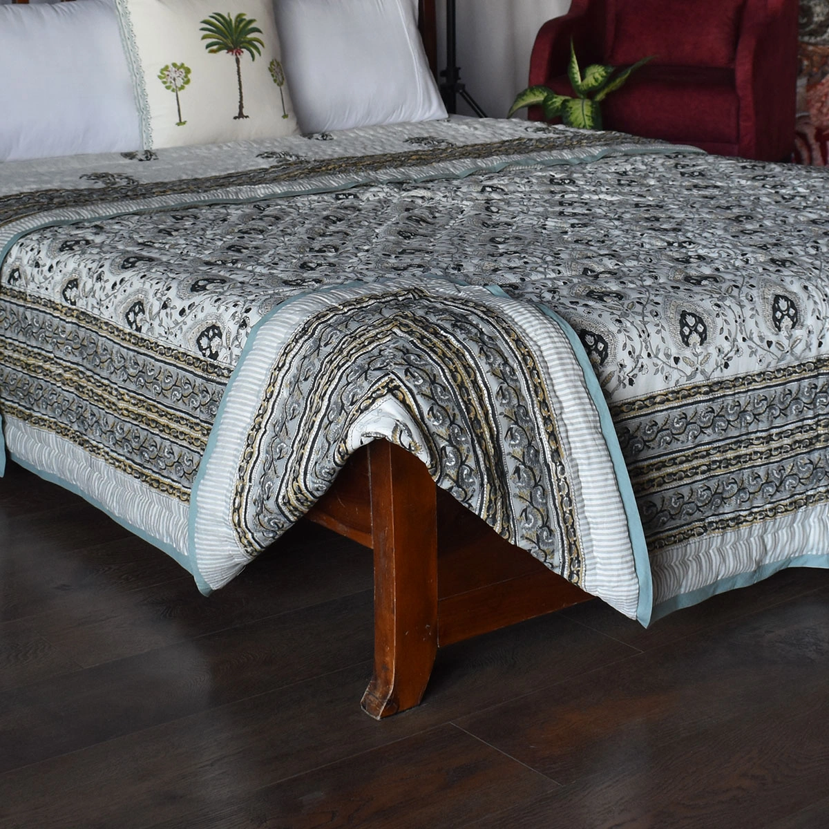 Hand Block Printed Cotton Queen Size Quilt Pan Leaf Dusk 100879